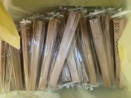 พัดไม้ฉลุ ของชำร่วยงานศพ