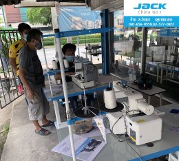 JACK ส่งช่างแนะนำจักรพิเศษ รุ่นใหม่ให้กับร้านตัวแทน