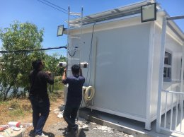 ติดตั้ง Solar Hybrid Airconditioner บนตู้คอนเทนเนอร์ 