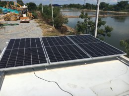 ติดตั้งแผงโซลาร์ 1000 kWสำหรับแอร์ 12000 BTU บนตู้คอนเทนเนอร์
