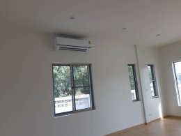 บ้านคุณบุญยเกียรติ ติดตั้งแอร์ แบบติดผนัง 4 ชุด 6402012,6402013