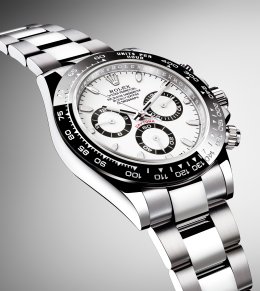 Precise Timepiece for Excellent Driver