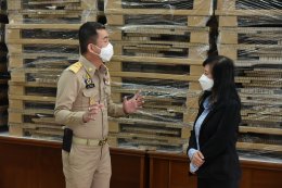 ดร.อรพินท์ เสริมประภาศิลป์ ที่ปรึกษาหอการค้าจังหวัดฉะเชิงเทรา มอบเตียงสนาม จำนวน 125 ชุด 