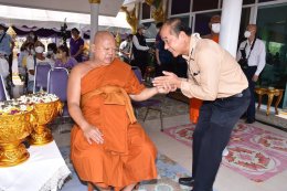 ประธานหอการค้าจังหวัดฉะเชิงเทรา ร่วมพิธีอัญเชิญหลวงพ่อโสธรขึ้นจากแม่น้ำบางปะกง