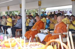 ประธานหอการค้าจังหวัดฉะเชิงเทรา ร่วมพิธีอัญเชิญหลวงพ่อโสธรขึ้นจากแม่น้ำบางปะกง