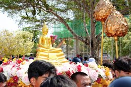 ประธานหอการค้าจังหวัดฉะเชิงเทรา ร่วมพิธีอัญเชิญหลวงพ่อโสธรขึ้นจากแม่น้ำบางปะกง