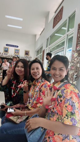 หอการค้าจังหวัดฉะเชิงเทรา จัดกิจกรรมรดน้ำขอพรผู้ใหญ่ เนื่องในวันสงกรานต์ ปี 2566