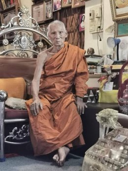 กราบขอพรเพื่อเป็นสิริมงคลวันขึ้นปีใหม่ 2563