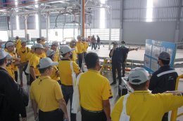 ประธานหอการค้านำคณะบริหารระดับสูง NIDA เยี่ยมชมโรงผลิตรถยนต์ไฟฟ้า