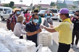 หอการค้า ร่วมมอบของสนับสนุน "ครัวลูกหลวงพ่อโสธร ห่วงใย ช่วยผู้ประสบภัยโควิด"