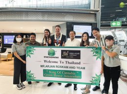 คุณวิรัตน์ กุลตังวัฒนา ประธานเจ้าหน้าที่บริหาร และ คุณภาวีรัตน์ กุลตังวัฒนา กรรมการผู้จัดการ ให้การต้อนรับการเดินทางมาถึงประเทศไทยที่สนามบินสุวรรณภูมิ ของ Mr.Arjan Roskam และทีมงาน จากประเทศเนเธอร์แลนด์