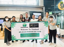 คุณวิรัตน์ กุลตังวัฒนา ประธานเจ้าหน้าที่บริหาร และ คุณภาวีรัตน์ กุลตังวัฒนา กรรมการผู้จัดการ ให้การต้อนรับการเดินทางมาถึงประเทศไทยที่สนามบินสุวรรณภูมิ ของ Mr.Arjan Roskam และทีมงาน จากประเทศเนเธอร์แลนด์