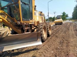 โครงการปรับปรุงถนนแอสฟัลท์ติกคอนกรีต สายแยกทางหลวง หมายเลข 323-บ้านหนองปลาไหล