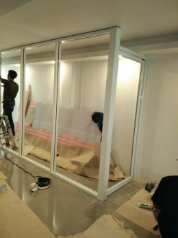 รีโนเวทบ้าน กั้นห้องกระจก ต่อเติมชั้นลอย