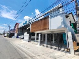  งาน Renovate สำนักงาน และโกดัง