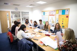 เรียนภาษาอังกฤษที่_Oxford_School_of_English