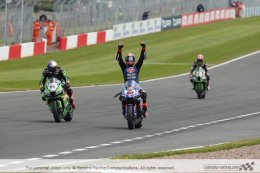 “ฟาน เดอร์ มาร์ค” หวด“ยามาฮ่า” กวาดชัยชนะ WSBK โดนิงตัน 