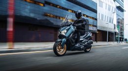 ใหม่! ยามาฮ่า เอ็กซ์แม็กซ์ คอนเน็คเต็ด NEW YAMAHA XMAX CONNECTED… Follow the MAX หนึ่งเดียว ต้อง...MAX พรีเมียมสปอร์ตสกู๊ตเตอร์ที่ครองใจทั่วโลก
