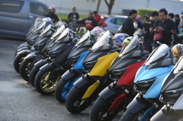 ลูกค้า XMAX ร่วมพัน บิดชมศึก 2 ล้อที่ พีระฯ