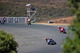 “ยามาฮ่า” บวกแต้ม WSBK ต่อเนื่อง “ราซกัตลิโอกลู-ฟาน เดอร์ มาร์ค” ควบ R1 คว้าโพเดี้ยม ปอร์ติเมา