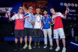 กระหึ่มโลก!! ดอร์น่าสปอร์ตนำนักบิดโมโตจีพี-นักบิดไทย ทำกิจกรรม Pre-Event สร้างไวรัลใหม่ “โมโตจีพี VS มวยไทย”