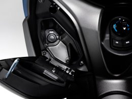 "ไทยยามาฮ่า" รั้งเบอร์ 1 ยอดขาย XMAX 300 ทั่วโลก ครองบัลลังก์รถออโตเมติก 300 ซีซี ในไทย ฉลองยอดขาย 5 หมื่นกว่าคัน