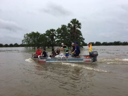 เจ เจตริน นำ WaveRunner เข้าช่วยเหลือผู้ประสบอุทกภัยเมืองนครศรีฯ