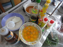 กิจกรรมเพื่อสังคมของบริษัท 0011 มอบสิ่งของบริจาค สถานสงเคราะห์คนชรานครปฐม 30-8-54