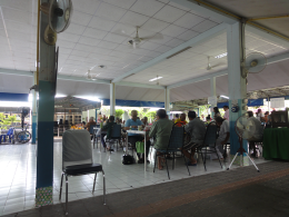 กิจกรรมเพื่อสังคมของบริษัท 0011 มอบสิ่งของบริจาค สถานสงเคราะห์คนชรานครปฐม 30-8-54