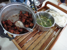 กิจกรรมเพื่อสังคมของบริษัท 0015 เลี้ยงอาหารเด็กกำพร้า มูลนิธิเด็กสาย4  30-1-55
