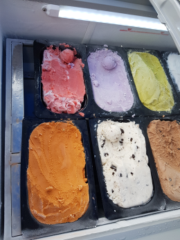 Dayicecream #0012 ส่งความสุขให้คุณทุกวัน เดย์ไอศครีม ^ ^ ภาพการผลิต ไอศครีมสตรอเบอรี่ สด (ผลิตจากสตอรเบอรี่แท้ 100%)