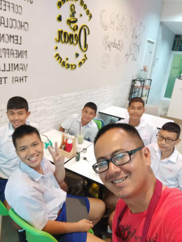 Dayicecream #0063 สาขา ร้าน ดีว่าร์ Cafe ร้านอยู่ตรงข้ามกับไปรษณีย์ อรัญประเทศ