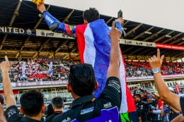 แสตมป์-อภิวัฒน์ ฟอร์มเฉียบ คว้า “ดับเบิ้ลแชมป์”  Super Sports 600 ทั้ง 2 เรซ  เพลงชาติไทยกระหึ่มสนามโฮมเรซ ส่งท้ายศึกชิงแชมป์เอเชีย