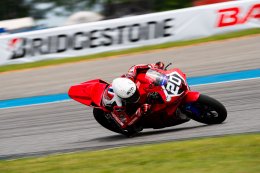 บิดกระหึ่ม! NEXZTER BRIC Superbike เปิดฉาก พรี-ซีซั่นแฟนๆเตรียมพบ โอม ภวัต-เซียนหรั่ง ร่วมสร้างปรากฎการณ์มอเตอร์สปอร์ตไทย