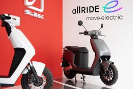 เรียล โมโตสปอร์ต เปิดเกมรุกตลาด EV ปั้น allRIDE e จับมือ SLEEK EV เปิ ดแฟลกชิปสโตร์ แห่งแรกในกรุงเทพฯ ย่านวัชรพล อัดโปรแรง! ออกรถ 0 บาท ลดสูงสุด 20,000 บาท