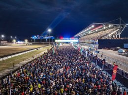 บุรีรัมย์ มาราธอน 2026 ฉลองทศวรรษสุดยิ่งใหญ่ สัญชัย ผงาดคว้าแชมป์สมัยที่ 7 ครองถ้วยพระราชทานฯ ท่ามกลางคลื่นนักวิ่งเกือบ 4 หมื่นคน