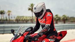 ครั้งแรกในเอเชีย! Alpinestars เปิดตัวหมวกกันน็อคทางเรียบ Supertech R10 อย่างเป็นทางการในประเทศไทย ด้วยเทคโนโลยีที่ดีที่สุดจากสนามแข่ง MotoGP