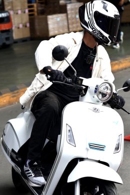 คันเร่งแบบใหม่ ใช้นิ้วเกี่ยวเอา i-Motor EV Bike สัญชาติไทย ร่วมพัฒนากับ Asahi Denso บริษัทสัญชาติญี่ปุ่น นำนวัตกรรมใหม่มาลงในรถทั้ง Vapor,Thunder แปลกใหม่มาก