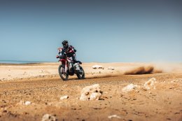 ฮอนด้าคว้าดับเบิ้ลโพเดียมสเตจสุดท้าย แรลลี่ดาร์กาสนามแรกที่ซาอุฯ ริกกี้ บราเบค บิด Honda CRF450 RALLY ขับเคี่ยวอย่างเข้มข้นในเกมส์ประวัติศาสตร์โลก