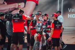 ฮอนด้าคว้าดับเบิ้ลโพเดียมสเตจสุดท้าย แรลลี่ดาร์กาสนามแรกที่ซาอุฯ ริกกี้ บราเบค บิด Honda CRF450 RALLY ขับเคี่ยวอย่างเข้มข้นในเกมส์ประวัติศาสตร์โลก