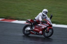 ชิพ-นครินทร์ ระเบิดผลงาน บิด Honda CBR1000RR-R คว้าโพเดียม ST1000 ดาวรุ่งไทย คว้าท็อป 4 J-GP3 ศึกออลเจแปน ที่ ซูโก้ ประเทศญี่ปุ่น