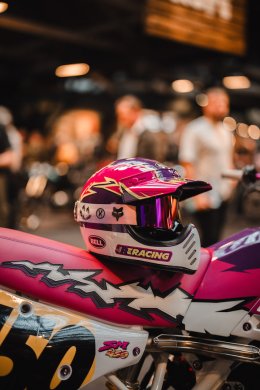 "Royal Enfield Custom World: ส่องรถคัสตอมสุดเท่ 4 คัน ไฮไลท์เท่ๆ จากงาน Wheels & Waves 2025!"