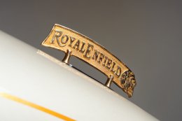 "Royal Enfield Custom World: ส่องรถคัสตอมสุดเท่ 4 คัน ไฮไลท์เท่ๆ จากงาน Wheels & Waves 2025!"