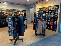 HARLEY-DAVIDSON® เปิดตัวโชว์รูม และศูนย์บริการแห่งใหม่ในสุราษฎร์ธานี อย่างเป็นทางการ ตอกย้ำความมุ่งมั่นในการยกระดับประสบการณ์ ให้กับผู้รักการขับขี่ภาคใต้