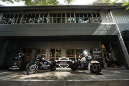 HARLEY-DAVIDSON® เผยโฉมไลน์อัพรถมอเตอร์ไซค์ Cruiser รุ่นใหม่ล่าสุดปี 2025 ครั้งแรกในประเทศไทย สัมผัสไลน์อัพรถมอเตอร์ไซค์ Cruiser โฉมใหม่ที่มากับขุมพลัง Milwaukee-Eight 117 พร้อมร่วมฉลองให้กับรถมอเตอร์ไซค์ระดับตำนาน Fat Boy ครบรอบ 35 ปี