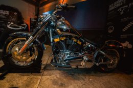 HARLEY-DAVIDSON® เผยโฉมไลน์อัพรถมอเตอร์ไซค์ Cruiser รุ่นใหม่ล่าสุดปี 2025 ครั้งแรกในประเทศไทย สัมผัสไลน์อัพรถมอเตอร์ไซค์ Cruiser โฉมใหม่ที่มากับขุมพลัง Milwaukee-Eight 117 พร้อมร่วมฉลองให้กับรถมอเตอร์ไซค์ระดับตำนาน Fat Boy ครบรอบ 35 ปี
