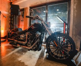 HARLEY-DAVIDSON® เผยโฉมไลน์อัพรถมอเตอร์ไซค์ Cruiser รุ่นใหม่ล่าสุดปี 2025 ครั้งแรกในประเทศไทย สัมผัสไลน์อัพรถมอเตอร์ไซค์ Cruiser โฉมใหม่ที่มากับขุมพลัง Milwaukee-Eight 117 พร้อมร่วมฉลองให้กับรถมอเตอร์ไซค์ระดับตำนาน Fat Boy ครบรอบ 35 ปี