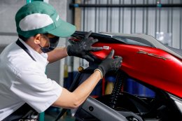 รถจักรยานยนต์ฮอนด้าห่วงใยทุกการเดินทาง แจกฟรี Safety Sticker Have a Good Ride สติกเกอร์เรืองแสง เพิ่มทัศนวิสัย ขับขี่ปลอดภัยตลอดช่วงปีใหม่