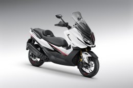 เขย่าคลาส! New ZONTES 368E ETC ใหม่ เปิดราคา 163,800 บาท สกู๊ตเตอร์ Sport Luxury เครื่องใหม่ 368cc,คันเร่งไฟฟ้า, Cruise Control, กล้องหน้า-หลัง, โช้กUSD ฟีเจอร์แน่นเกินราคา!