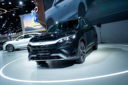 บีวายดี ประเทศไทย จับมือ เรเว่ ออโตโมทีฟ สร้างประวัติศาสตร์ครั้งใหม่ของวงการยานยนต์ ครั้งแรกของโลก! กับการเปิดตัวรถยนต์ใหม่ถึง 4 รุ่นพร้อมกัน ภายใต้แบรนด์BYD พร้อมจัดทัพรถยนต์พลังงานใหม่กว่า 40 คัน ร่วมสร้างปรากฏการณ์แห่งอนาคต